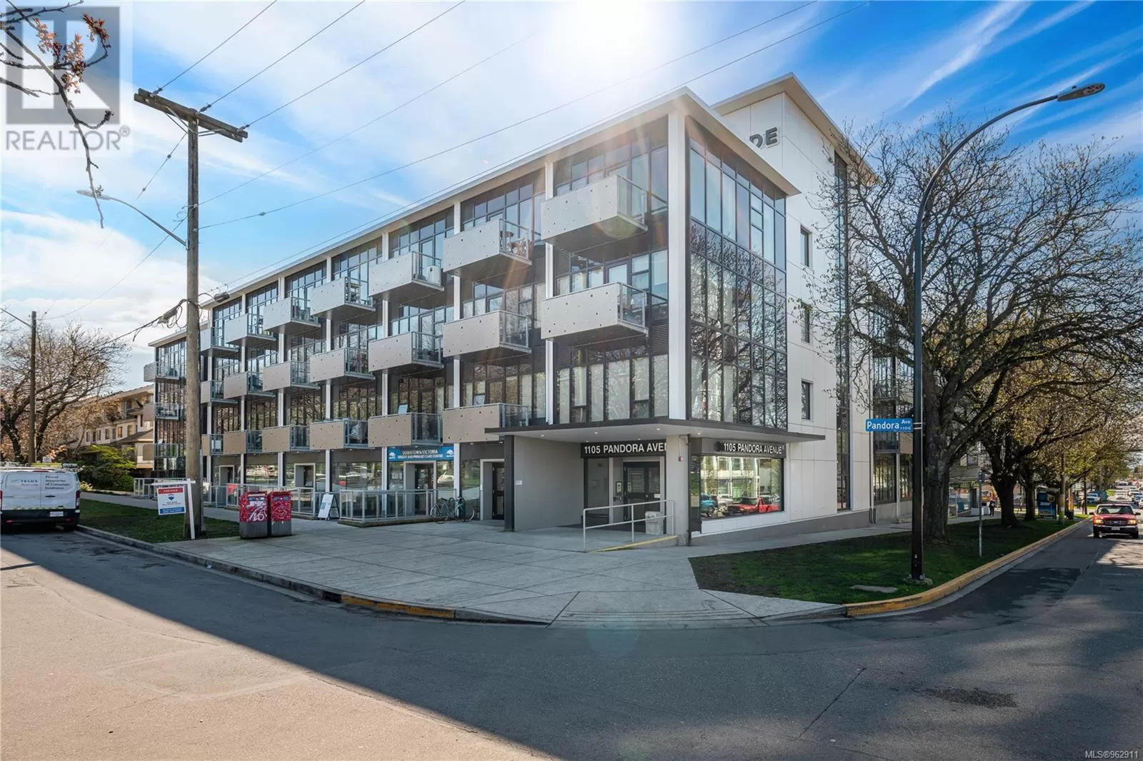 Apartment for rent: N404 1105 Pandora Ave, Victoria, British Columbia V8V 3P9