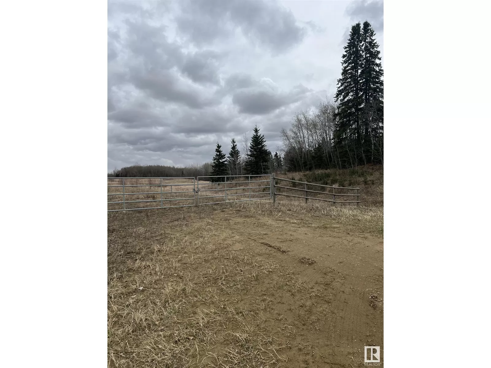 No Building for rent: Nw 14-47-24-4, Rural Wetaskiwin County, Alberta T0C 1Z0