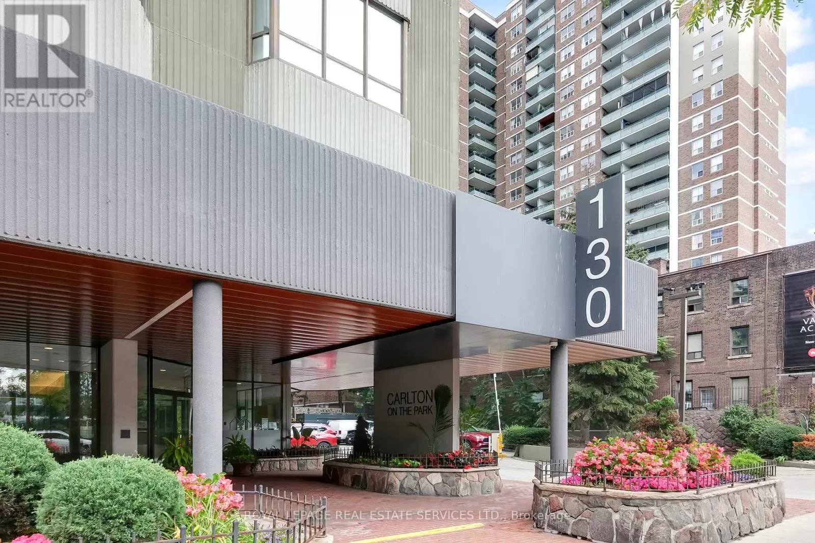 Apartment for rent: Ph5 - 130 Carlton Street, Toronto, Ontario M5A 4K3