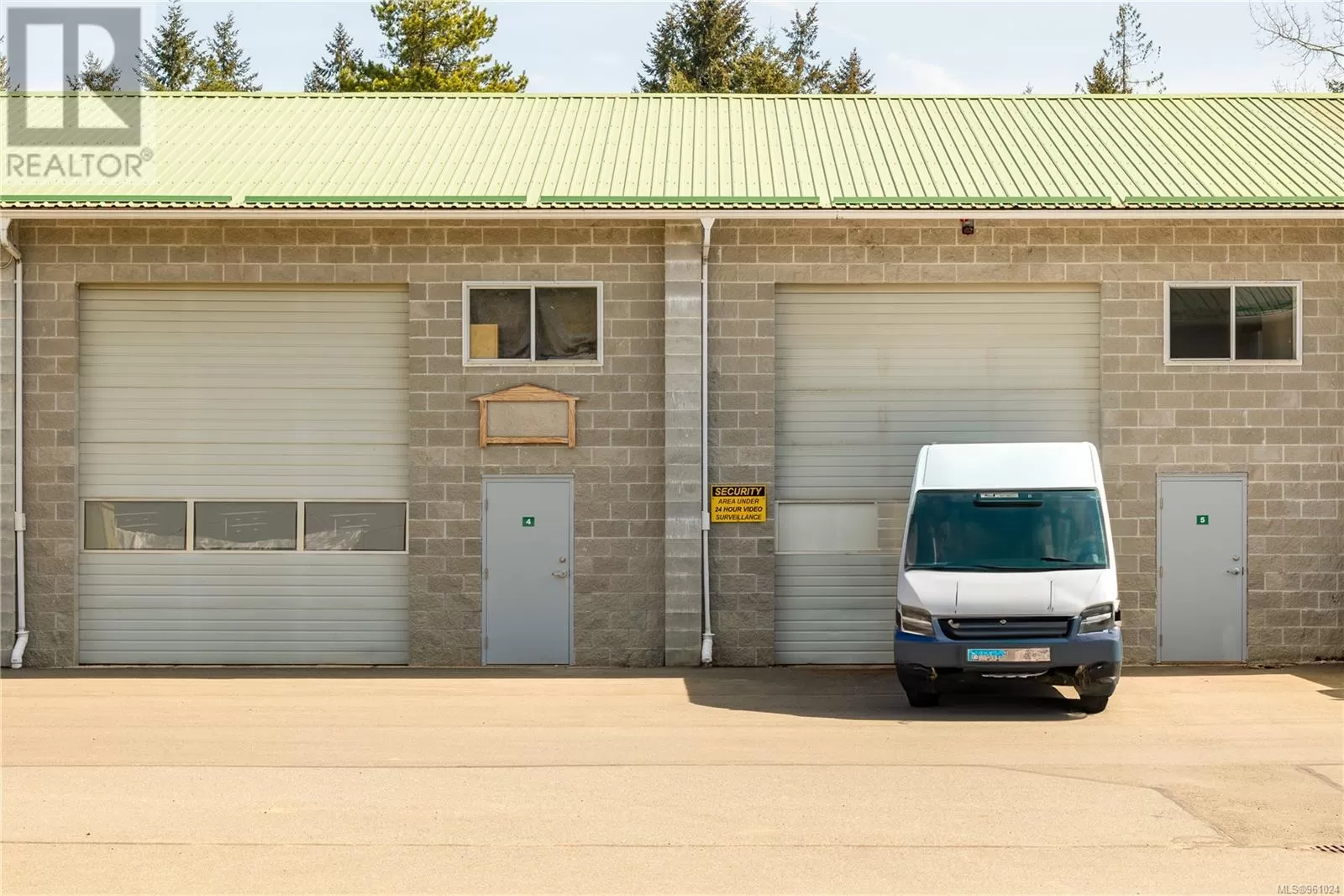 Warehouse for rent: Sl4 & Sl5 1260 Fair Rd, Parksville, British Columbia V9P 2C7