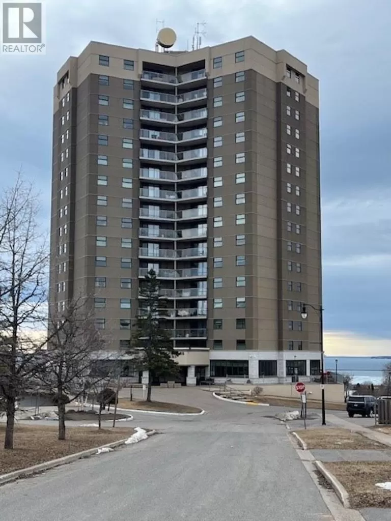 Apartment for rent: Unit 309, 405 Waverley St, Thunder Bay, Ontario P7B 1B8