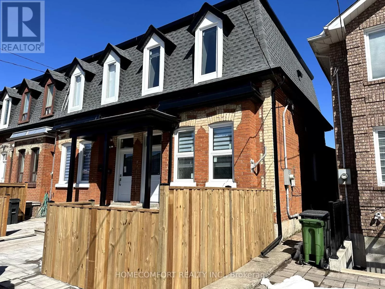 Duplex for rent: Upper - 211 Osler Street, Toronto, Ontario M6N 2Z2