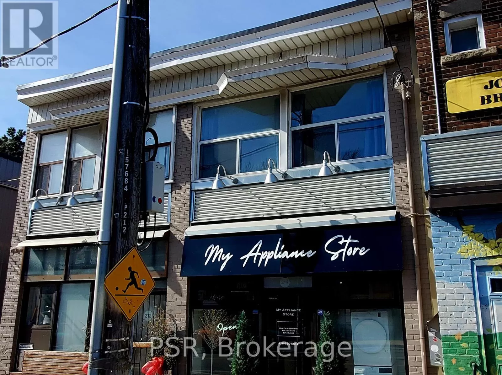 Other for rent: Upper - 214 Greenwood Avenue, Toronto, Ontario M4T 1P4