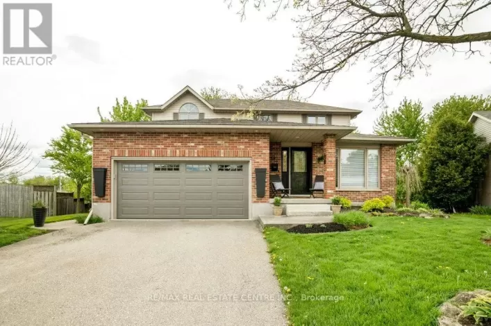 18 MCLACHLAN PLACE, Guelph