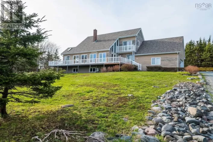 18 Oceanic Drive, East Lawrencetown