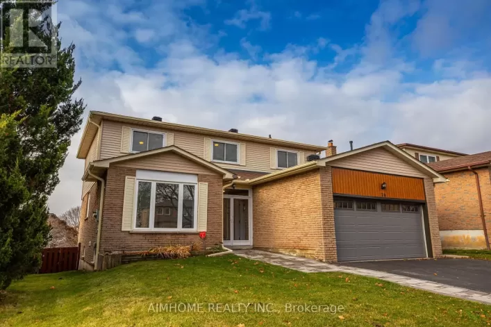 26 HAWKSTONE CRES, Whitby