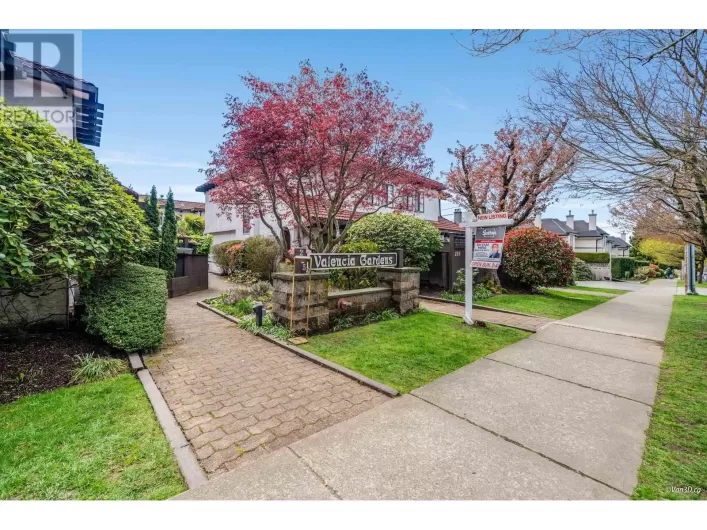 3 225 W 15TH STREET, North Vancouver