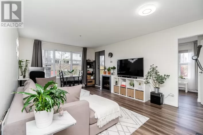 304 415 COLUMBIA STREET, New Westminster