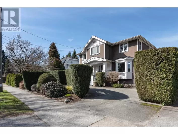 305 SIXTH AVENUE, New Westminster