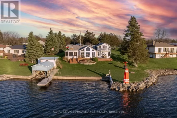 45 PEATS POINT RD, Prince Edward County