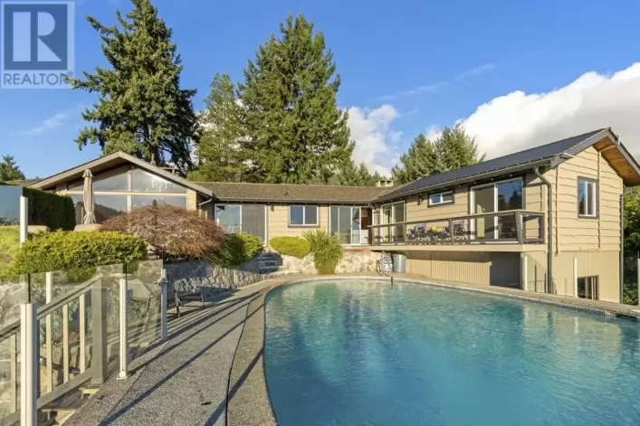 4570 WOODGREEN COURT, West Vancouver