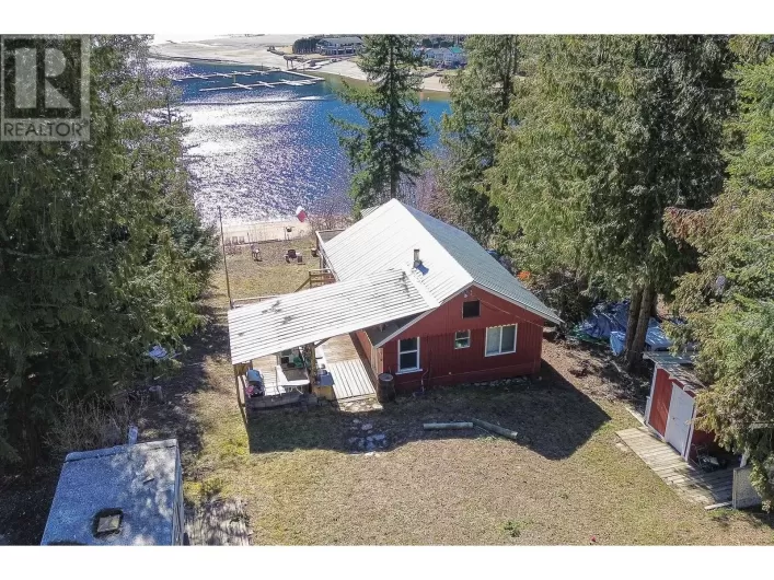 5432 AGATE BAY ROAD, Barriere