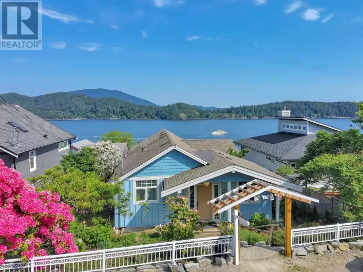 616 SEAVIEW ROAD, Gibsons
